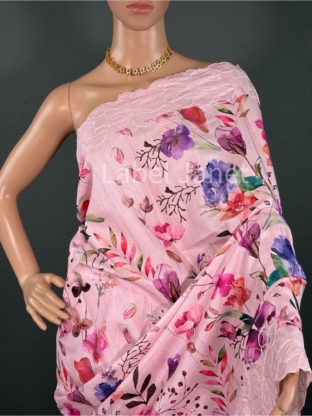Pink Floral Saree with unstitched blouse material (Brand new)